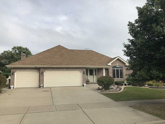 2nd image of 17601 Capistrano Ln