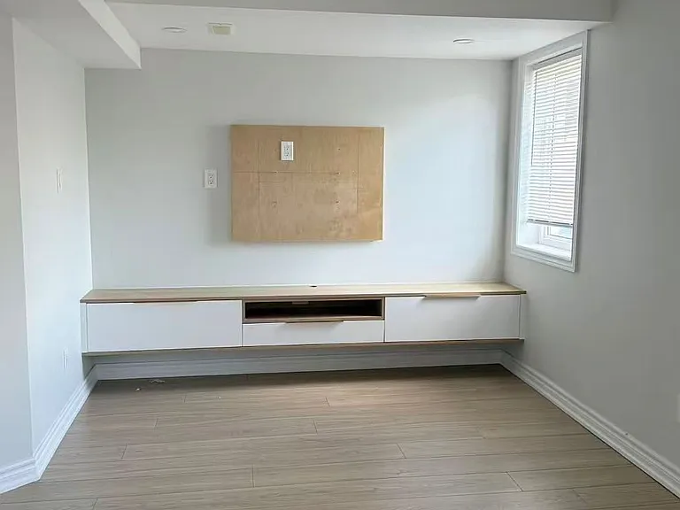 156 Decast Cres — Photo 15