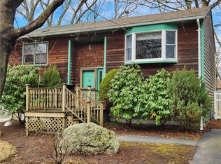 89 Mettatuxet Rd, Narragansett, RI 02882