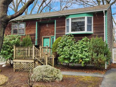 89 Mettatuxet Rd, Narragansett, RI, 02882
