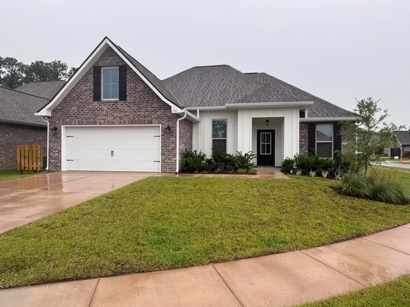 378 E Tweet St, Freeport, FL 32439
