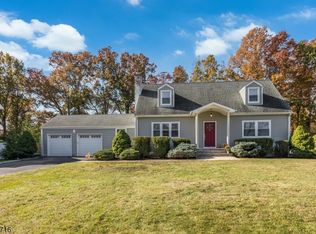 19 Woodcrest Rd, Whippany, NJ 07981