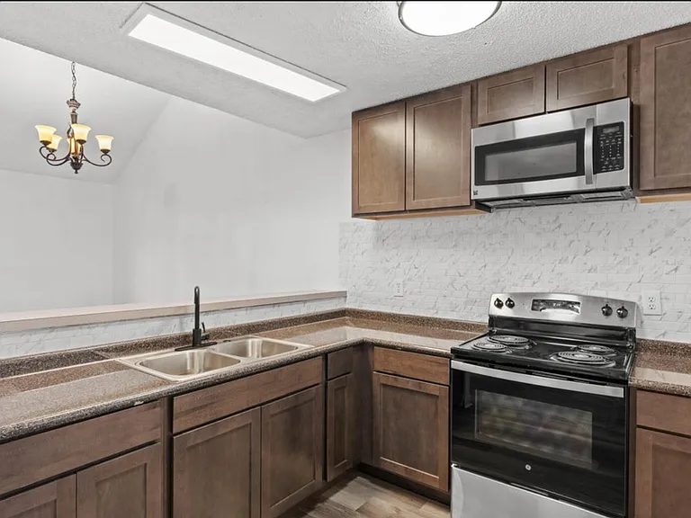 940 Central Ave #16 — Photo 6