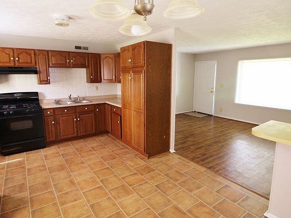 4th image of 1409 Kenilworth Dr