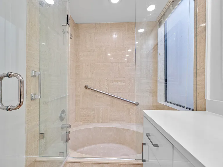 7460 La Paz Blvd #304 — Photo 9