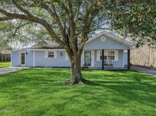 245 Pine Ridge Dr, Waveland, MS 39576