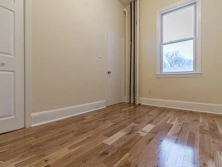 888 Summit Ave #1 — Photo 7