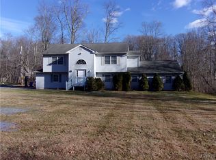 11 Dreps Dr, Mahopac, NY 10541