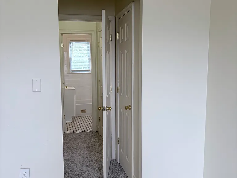 439 Orange St SE — Photo 8