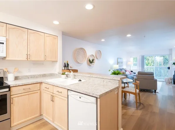 16019 Waynita Way NE APT F202, Bothell, WA 98011