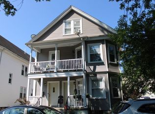 31-33 Saunders St, North Andover, MA 01845
