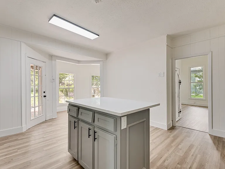 309 Poplar St — Photo 9