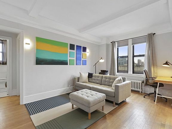 2nd image of 50 W 106th St APT 8B