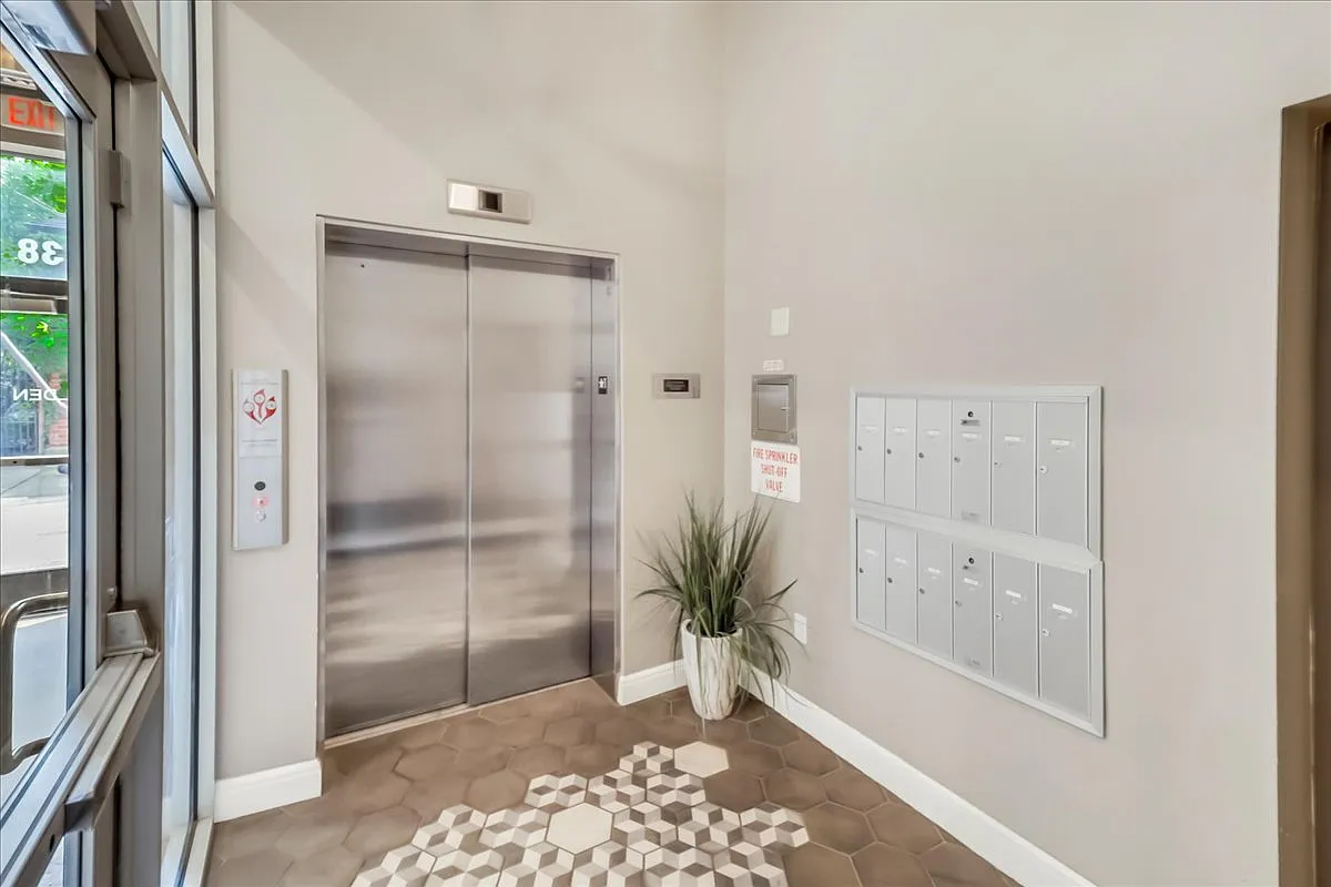 2 bed, 1158 sqft, $2,950 — Photo 3