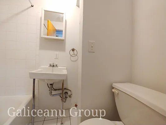 Rented by Lexington Real Estate Group | media 11