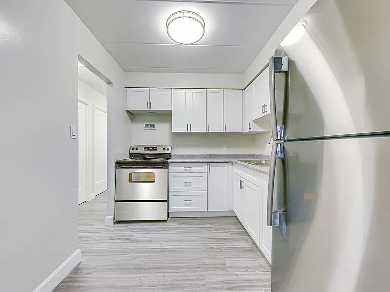 242 Linwell Rd — Photo 8