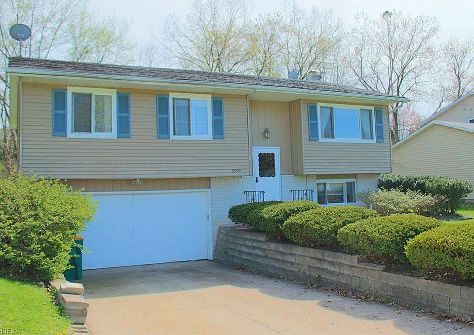 1st image of 8900 White Oak Dr
