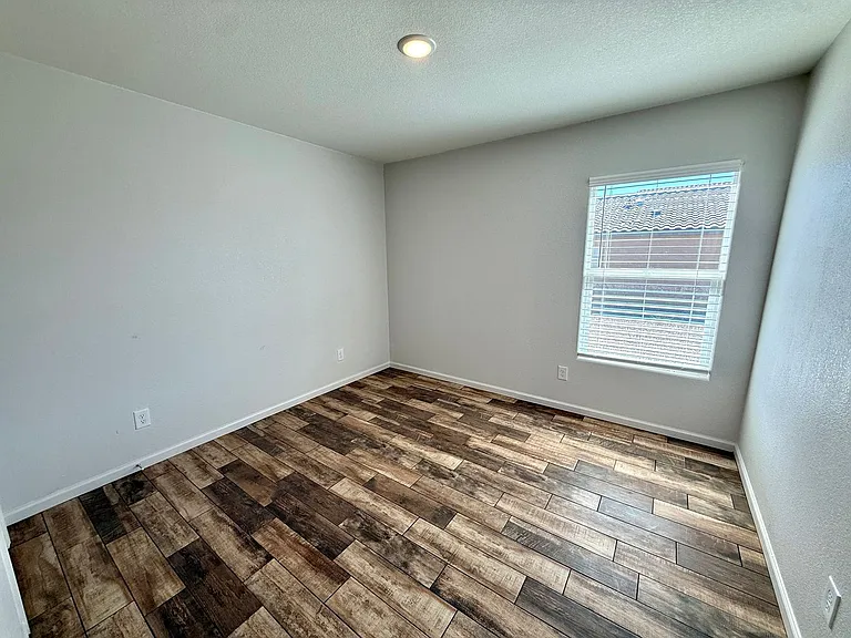 2208 E Clear Creek Dr — Photo 24