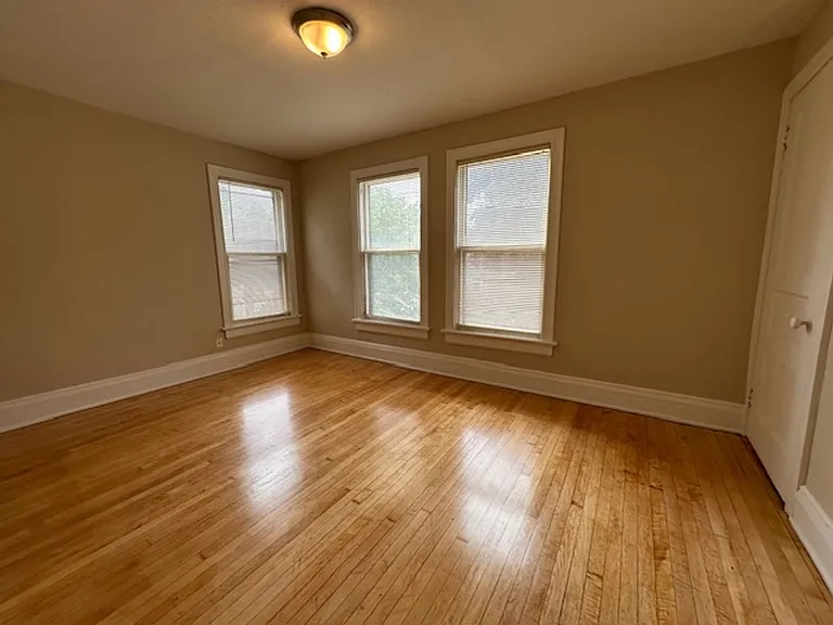 2724-2726 N Murray Duplex — Photo 18