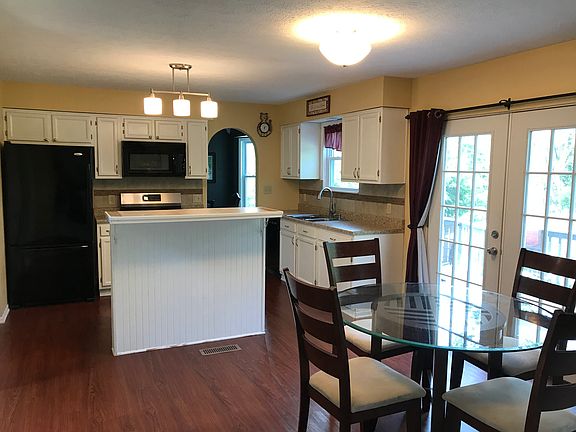 2nd image of 154 Woodbine Dr