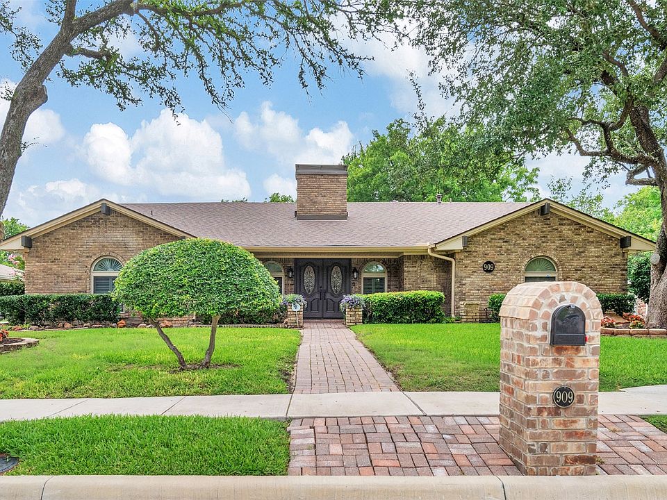 1st image of 909 Valley Creek Dr