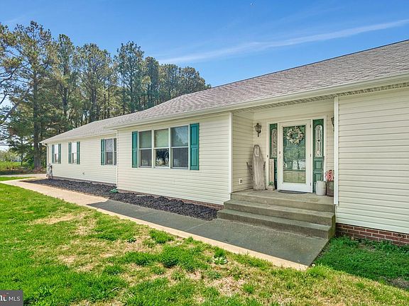 3rd image of 49993 Airedele Rd