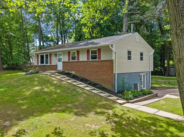 617 Wayward Dr, Annapolis, MD 21401