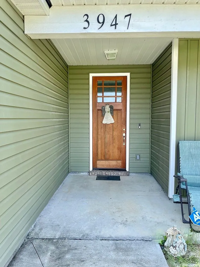 4 bed, 2134 sqft, $2,290 — Photo 2
