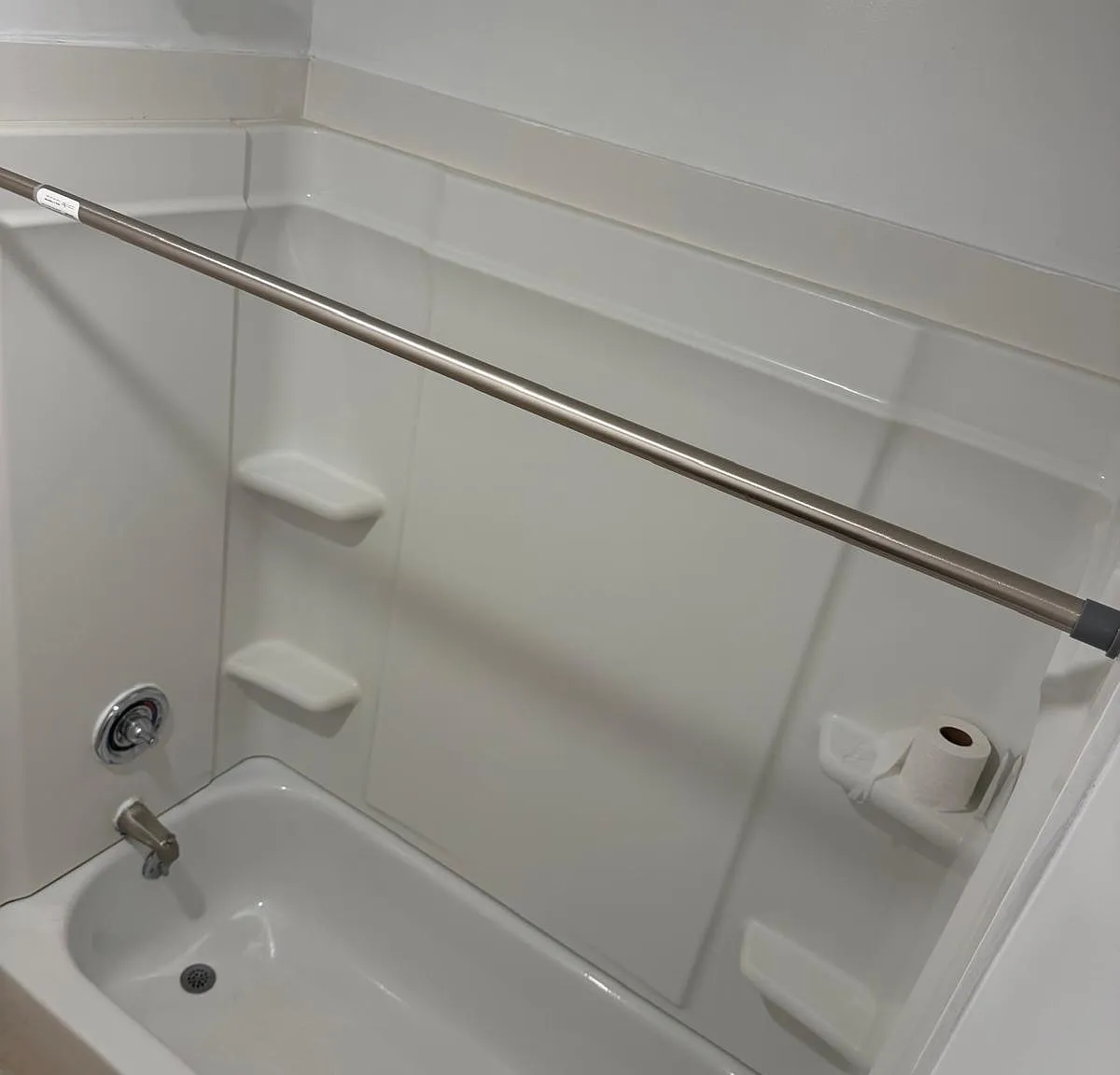 3 bed, 1232 sqft, $2,000 — Photo 3