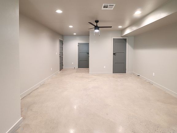 3rd image of 3919 N Pennsylvania Ave #8B