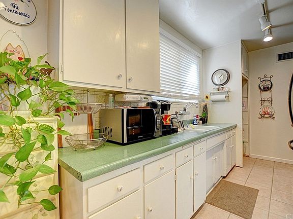 4th image of 17704 E Bellbrook St