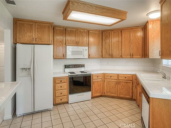 2nd image of 18 Dawn Ct