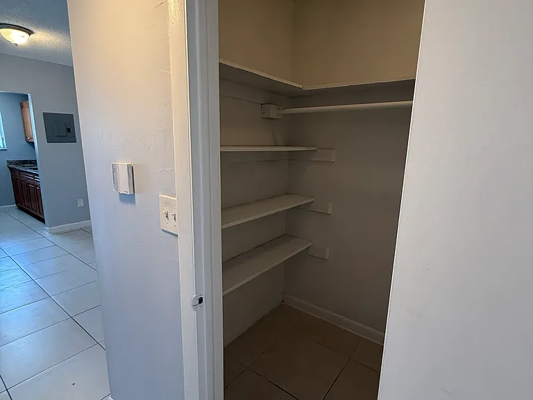 615 NE 10th St #104 — Photo 12