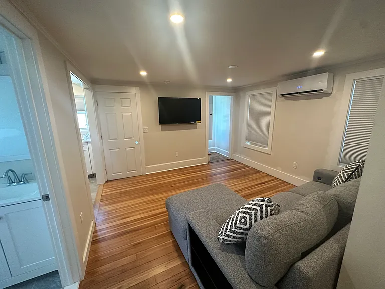17 Byrnes St #1-2 — Photo 3