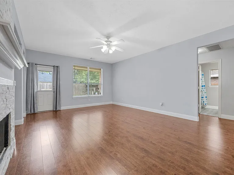18235 Silver Timber Ct — Photo 14