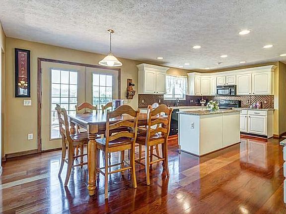3rd image of 2620 Fieldstone Ct