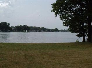 13353 Haddon St, Fenton, MI 48430