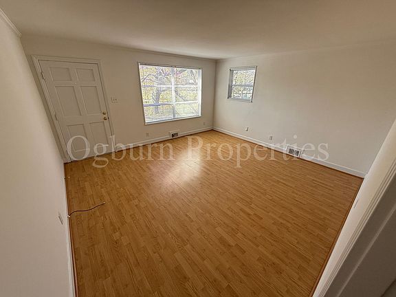 3rd image of 512-518 W End Blvd #514