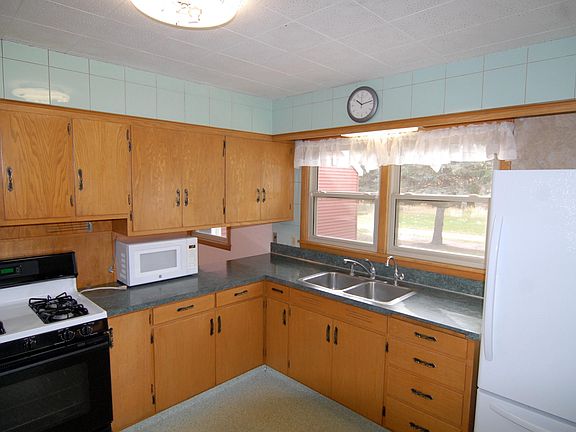 5th image of 305 Oak Ave