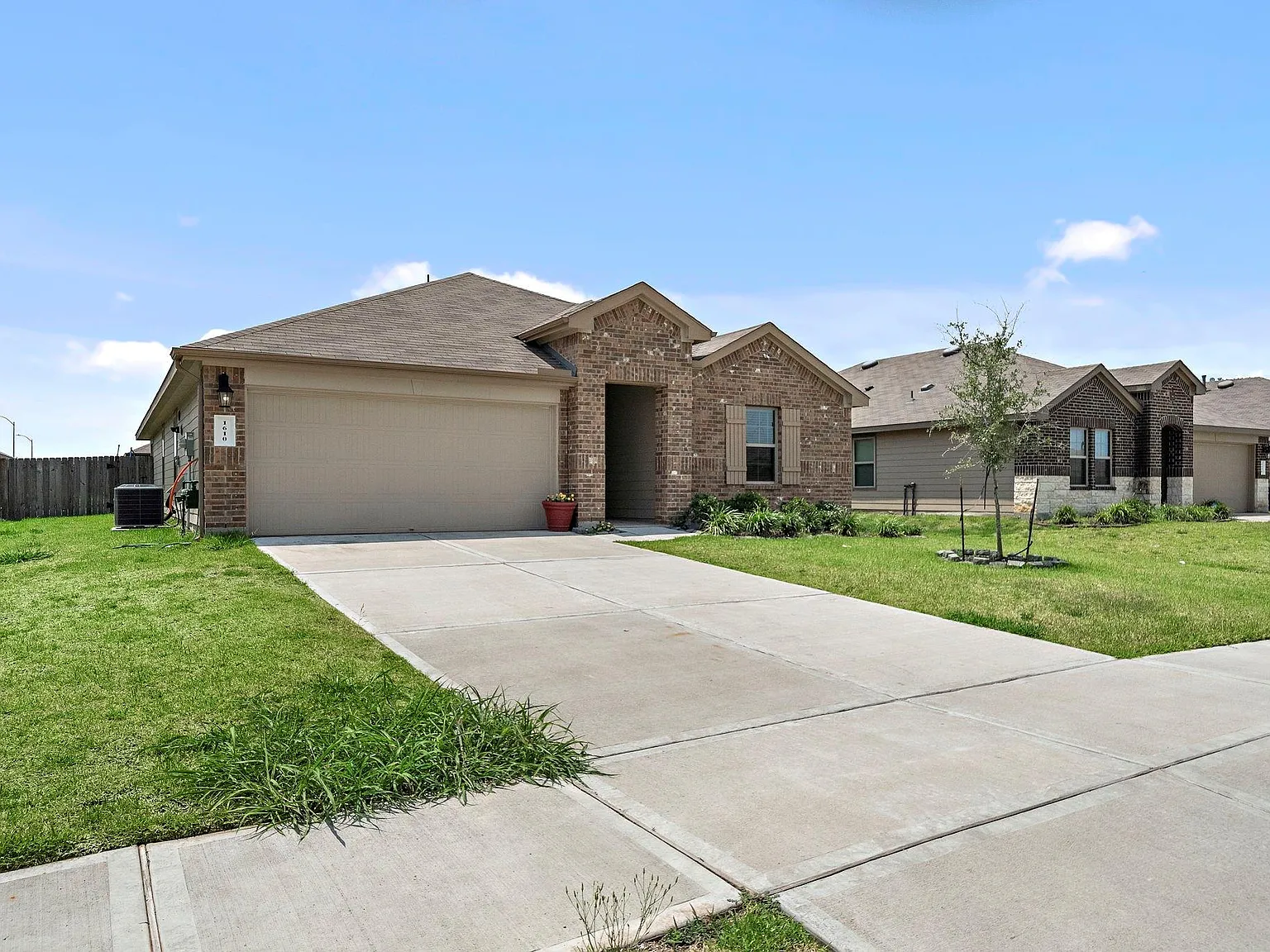 4 bed, 2.0 bath, 2061 sqft, $2,475 — Photo 4