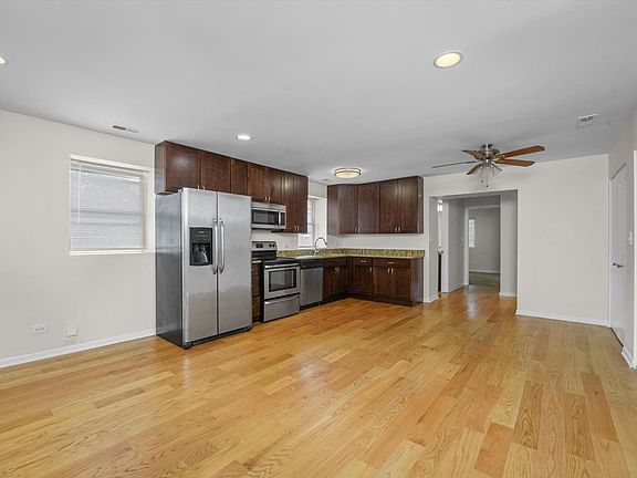 3rd image of 1911 W Chicago Ave #2R