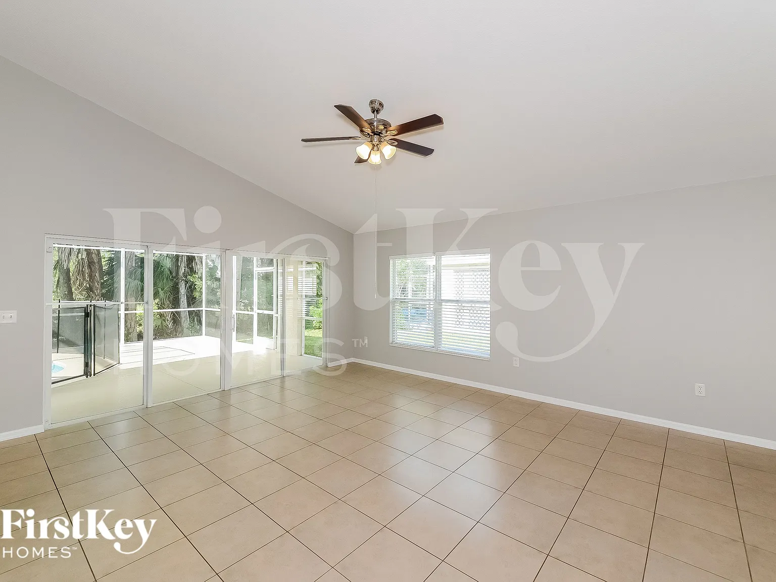 3 bed, 2.0 bath, 1744 sqft, $2,210 — Photo 2