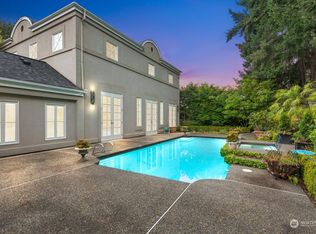 835 91st Ln NE, Bellevue, WA 98004