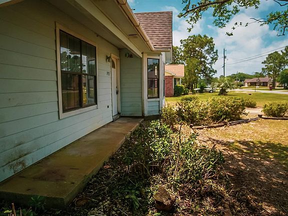 1932 Iris Ln, Navarre, FL 32566 MLS 594767 Zillow