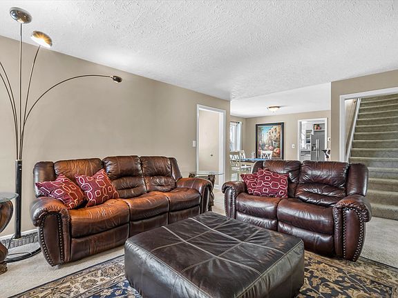 5th image of 1093 Reed St