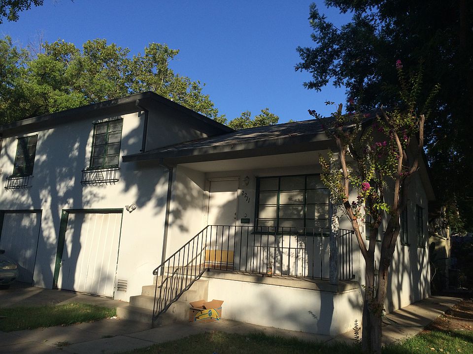 2nd image of 2211 O St
