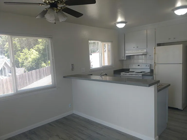 171 London Ct — Photo 4