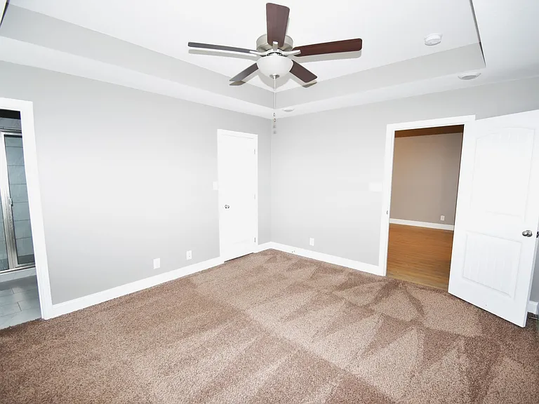 207 Geneva Ln — Photo 22