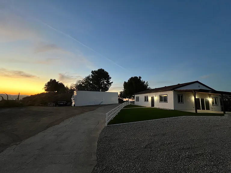 1531 Avohill Dr — Photo 25