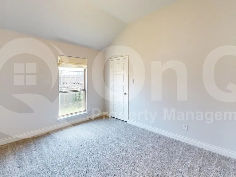 2401 Robin Way — Photo 20